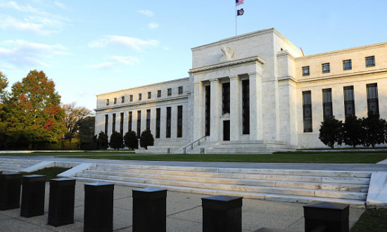 Lo ngại Fed sai lầm, các nhà đầu tư họp với Fed để củng cố niềm tin thị trường 'Goldilocks'