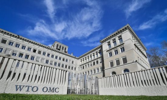 Bộ trưởng Thương Mại Anh: Cần phải cải tổ WTO để đối đầu trực diện với Trung Quốc
