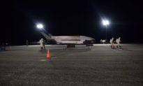 Tàu vũ trụ của quân đội Hoa Kỳ hạ cánh ở Florida sau chuyến bay dài kỷ lục