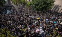 Gần 380.000 người dân Hồng Kông tổ chức diễu hành ‘Không bao giờ quên nguyện vọng ban đầu'