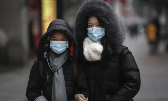 Nỗi sợ tăng nhanh khi số ca viêm phổi do virus ở Trung Quốc tăng đột biến