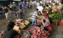 Việt Nam nới lỏng hạn chế thương mại biên giới với Trung Quốc để giúp các doanh nghiệp ‘chống virus’
