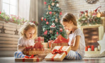 Tặng quà cho con cái thế nào là đúng cách?