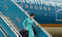 Nữ tiếp viên hàng không dương tính với corona sau 8 ngày âm tính