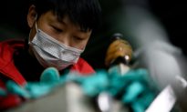 Tài liệu nội bộ: Các doanh nghiệp Trung Quốc bất đắc dĩ phải mở cửa trở lại dù thiếu khẩu trang và chất khử trùng