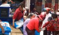 Dân làng Quảng Đông đổ xô đi mua muối giữa tin đồn lây nhiễm virus Corona Vũ Hán