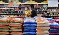 'Quét sạch' khẩu trang lại đến lương thực? ĐCS Trung Quốc vội thu mua 50 triệu tấn gạo toàn thế giới