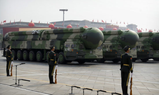 Trung Quốc cần phát triển thêm vũ khí hạt nhân để khống chế Hoa Kỳ?