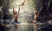 Chuyên gia nghiên cứu não: Bí mật của một tuổi thơ hạnh phúc