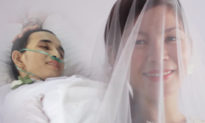 Đám cưới buồn trong bệnh viện: Chỉ kịp nắm tay vợ 10 tiếng trước khi qua đời