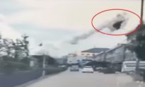 Video nổ xe bồn chở dầu, thùng xe bay lên trời gây thiệt hại hơn 200 nhà dân ở Chiết Giang