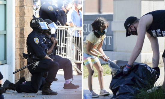 Trong bạo loạn vẫn không quên tinh thần Mỹ: Cảnh sát quỳ gối xin lỗi, cư dân cùng nhau dọn dẹp đường phố