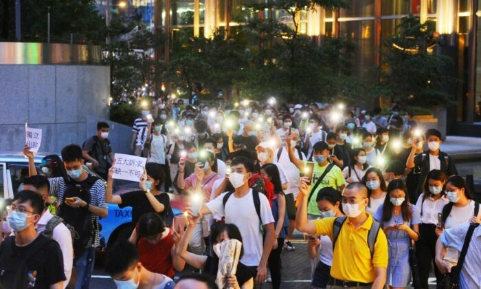 Doanh nhân Hong Kong viết tâm thư cầu xin nước Mỹ bảo vệ Hong Kong