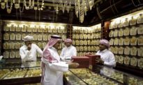 Sau khủng hoảng dịch viêm phổi Vũ Hán lại tới mức thuế tăng gấp 3 lần, người dân Ả Rập Xê Út đổ xô đi mua vàng, ô tô
