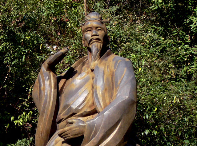 Tượng Trương Tam Phong tại Tiêu Dao Cốc, núi Võ Đang. (Wikipedia)