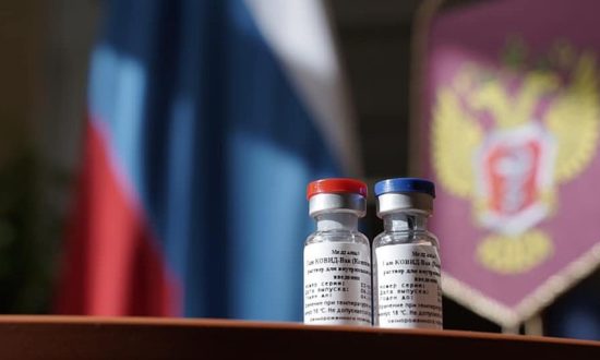 Vaccine Sputnik V của Nga bị chính phủ tạm dừng thử nghiệm