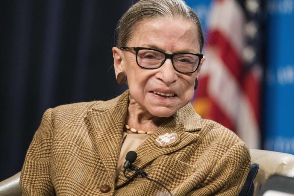 Thẩm phán phe tự do cánh tả Tối cao Pháp viện Hoa Kỳ Ruth Bader Ginsburg qua đời vì ung thư ở tuổi 87