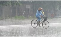 Việt Nam mưa dông khắp 3 miền, Bắc Bộ trời nắng cao nhất 31 độ