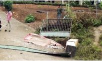 Vụ sập cổng trường ở Lào Cai: Tường xây không có trụ, hiệu trưởng nhận lỗi
