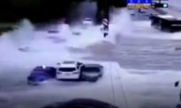 Khi sóng thủy triều khổng lồ ở Trung Quốc ập xuống…