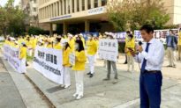 Nhiều người đến trước Lãnh sự quán Trung Quốc tại Mỹ, kêu gọi chấm dứt đàn áp Pháp Luân Công 