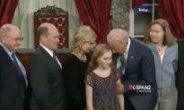Lý do Twitter xóa video Joe Biden sờ soạng các bé gái là gì?