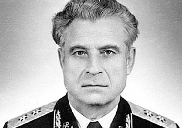 Vasili Aleksandrovich Arkhipov là một trong ba sĩ quan chỉ huy cấp cao của tàu ngầm hạt nhân tấn công B-59 của Liên Xô.