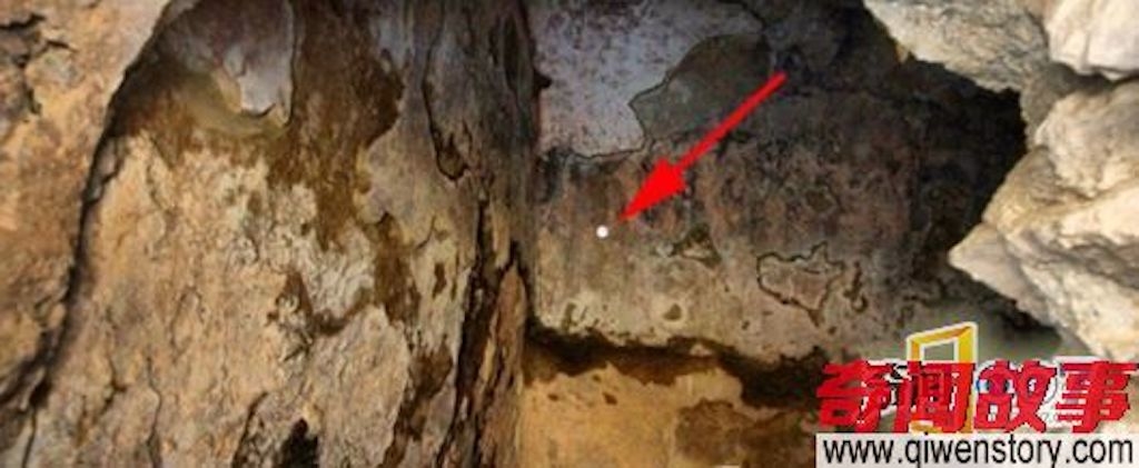 7 thiếu niên đi nhầm vào hang động thần bí ngủ 200 năm