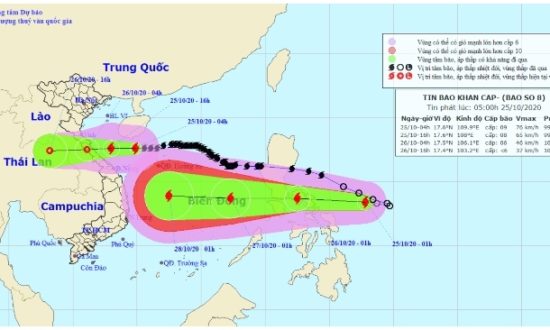 Bão số 8 cách đất liền Hà Tĩnh đến Quảng Trị 330 km, ngày mai bão số 9 đi vào biển Đông