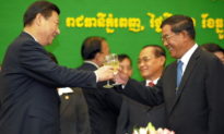 Nhận hơn trăm triệu USD của cả Mỹ và Trung Quốc, Campuchia muốn làm ‘ngư ông đắc lợi’?