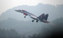 Máy bay chiến đấu của Trung Quốc rơi vỡ vì va phải chim