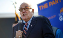 Giuliani: Dữ liệu bầu cử của 28 tiểu bang Hoa Kỳ bị gửi ra nước ngoài