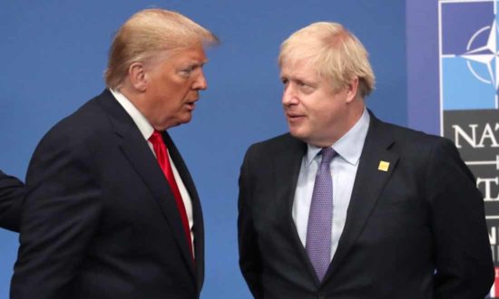 TT Trump chỉ trích quyết định Phong tỏa Giáng sinh của Thủ tướng Anh Boris Johnson