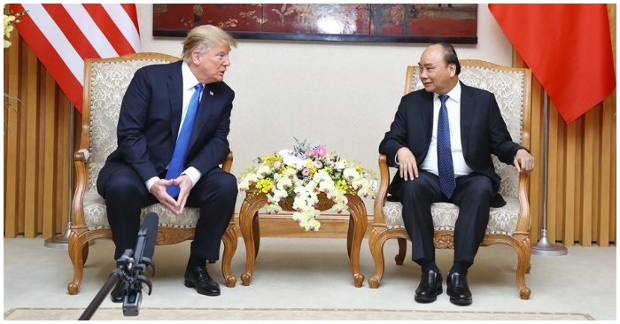 Thủ tướng Nguyễn Xuân Phúc điện đàm với Tổng thống Mỹ Donald Trump về chính sách tiền tệ
