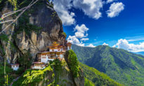 Thái Hậu Bhutan mơ thấy tiền kiếp, về thăm chốn cũ xúc động bồi hồi