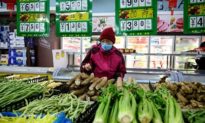 Trước tình hình dịch bệnh, giỏ rau của người Trung Quốc 'nặng trĩu' vì giá tăng mỗi ngày
