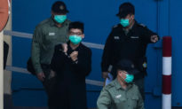 Hoàng Chi Phong bị bắt đi từ nhà tù do cáo buộc vi phạm Luật An ninh Quốc gia