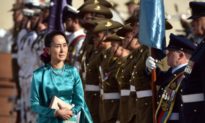 Thống tướng Myanmar giảm án cho bà Aung San Suu xuống còn 2 năm sau khi Tòa kết án bà 4 năm tù