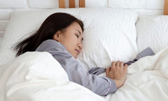 Ngủ trên giường đệm lò xo là nguyên nhân gây ung thư? Hãy cẩn thận với "dị từ trường" xung quanh bạn