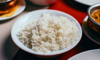 Cảnh báo: Nên vo gạo thật kỹ để tránh ăn phải hạt vi nhựa, ý kiến chuyên gia