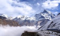 Bí mật nào bên dưới dãy núi Himalaya không có ‘gốc rễ’?