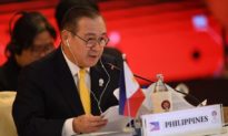 Ngoại trưởng Philippines tức giận: Trung Quốc hãy cút khỏi Philippines