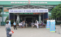 Chốt kiểm tra phòng chống dịch COVID-19 tại Bệnh viện đa khoa khu vực miền núi phía Bắc Quảng Nam. (Ảnh: soyte.quangnam.gov.vn)
