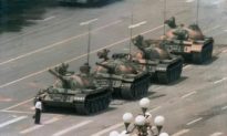 Dân biểu Hoa Kỳ: Disney quỳ phục trước Trung Quốc khi loại bỏ tập phim liên quan đến thảm sát Thiên An Môn