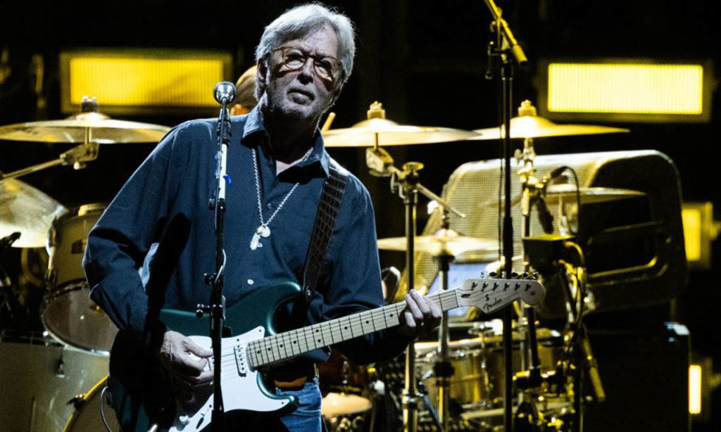 Ca sĩ nổi tiếng Eric Clapton gặp sự cố sức khỏe “thảm hại'’ sau khi tiêm vắc-xin AstraZeneca
