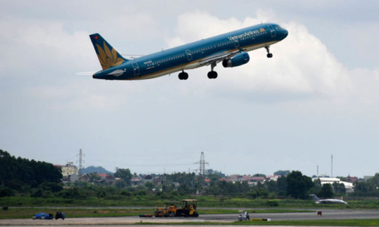 Người Việt rời Ukraine về nước: Không yêu cầu xét nghiệm COVID-19 trước khi lên máy bay