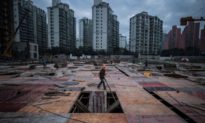 Hiểu Trung Quốc: Vì sao người mua nhà đóng hết tiền mà nhà vẫn không xây xong, tiền đi đâu?