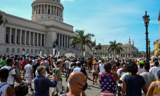 Quan chức chính quyền Biden nói người dân Cuba biểu tình vì COVID-19