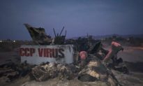Tượng 'virus ĐCS Trung Quốc' ở Mỹ bị phá hủy hoàn toàn