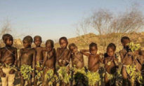 Bộ tộc nguyên thủy Châu Phi: Lấy lá che thân, phụ nữ ngồi đẻ